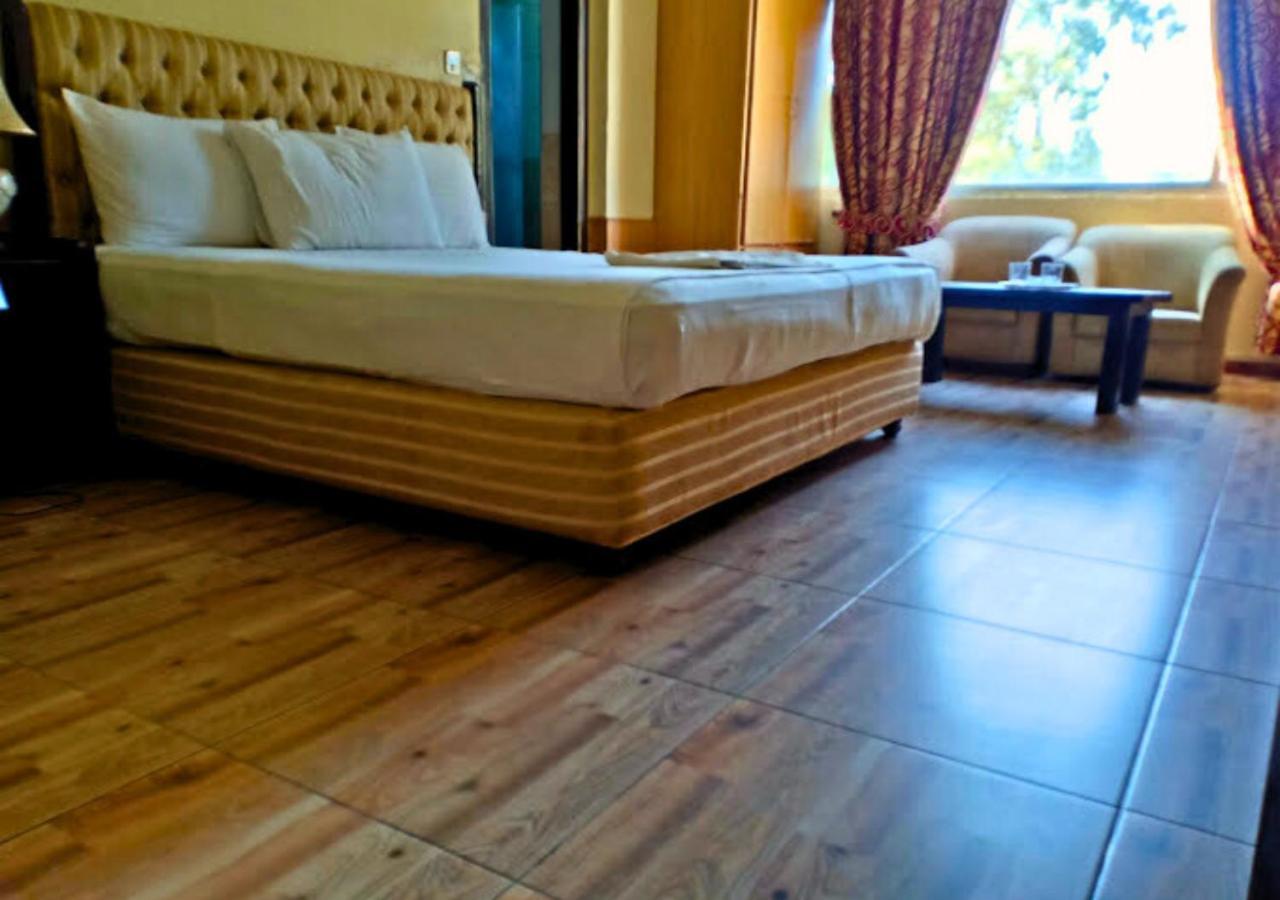 New Islamabad Hotel Bagian luar foto