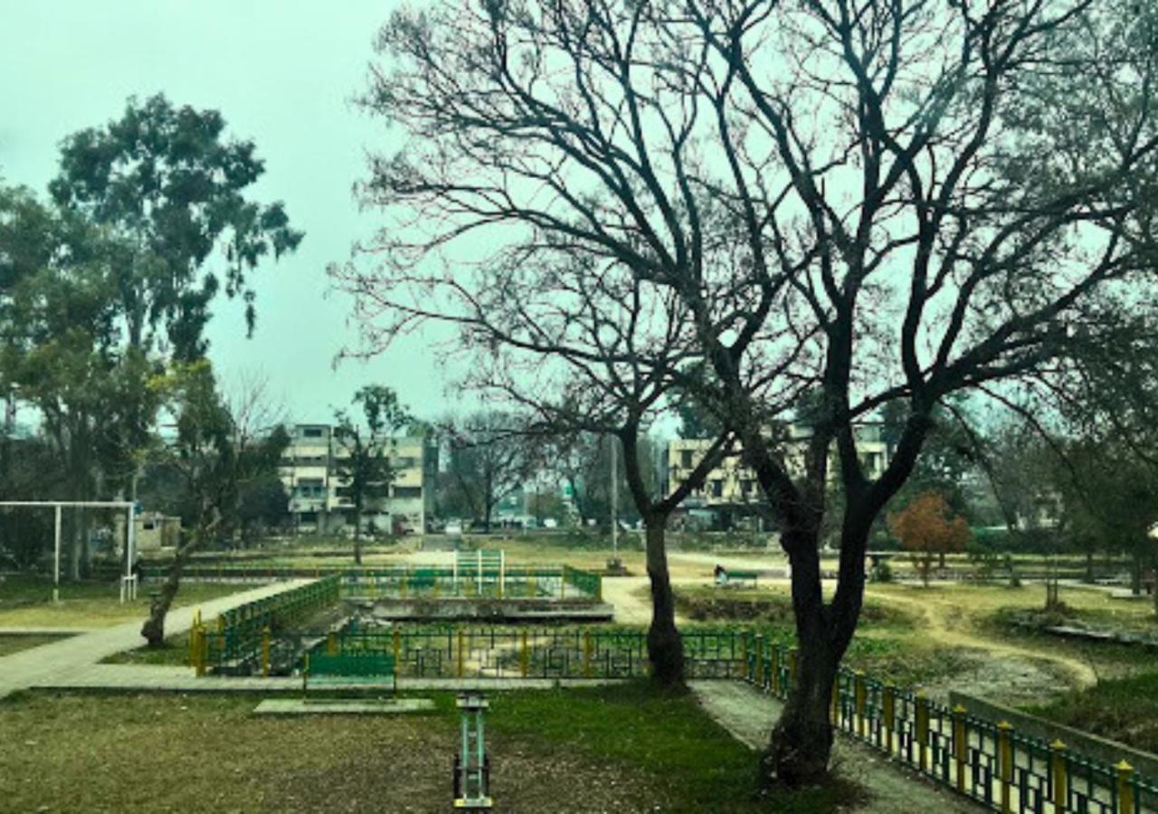 New Islamabad Hotel Bagian luar foto