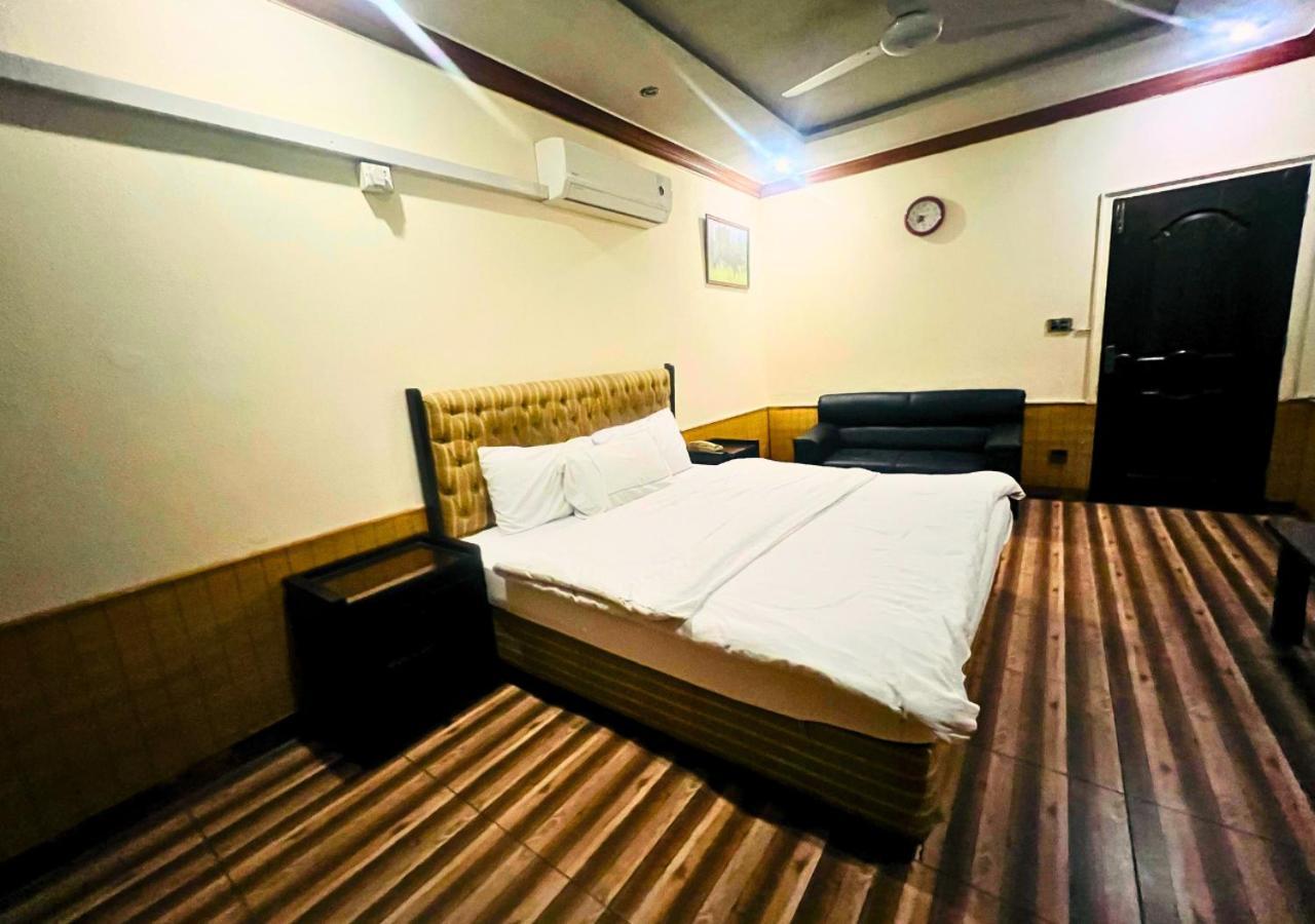 New Islamabad Hotel Bagian luar foto